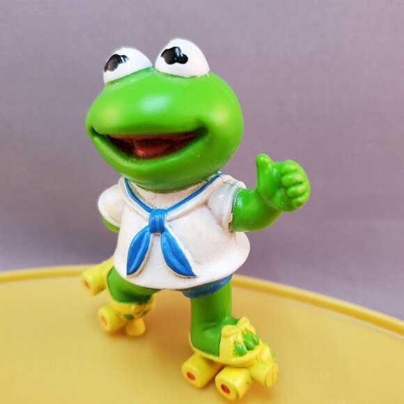 Muppet Babies Kermit Pvc Figure Cake Topper Roller Skates Muppets Sailor 2.5" - Picture 3 of 4